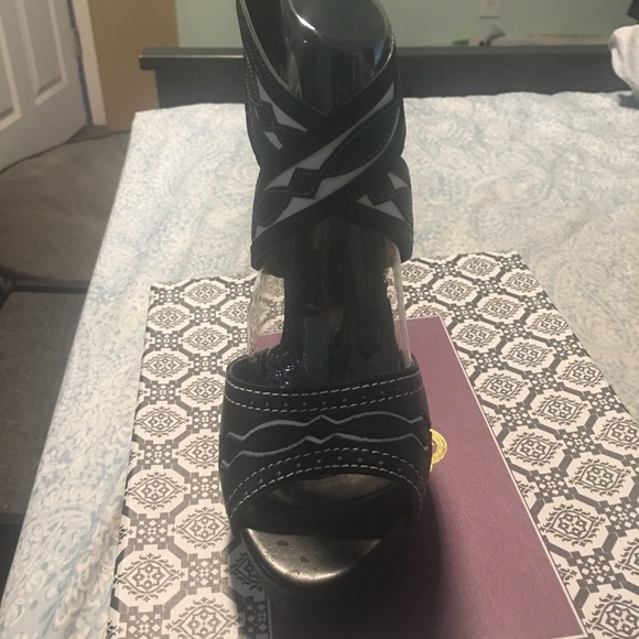 SOLD - Picture 2 of 4